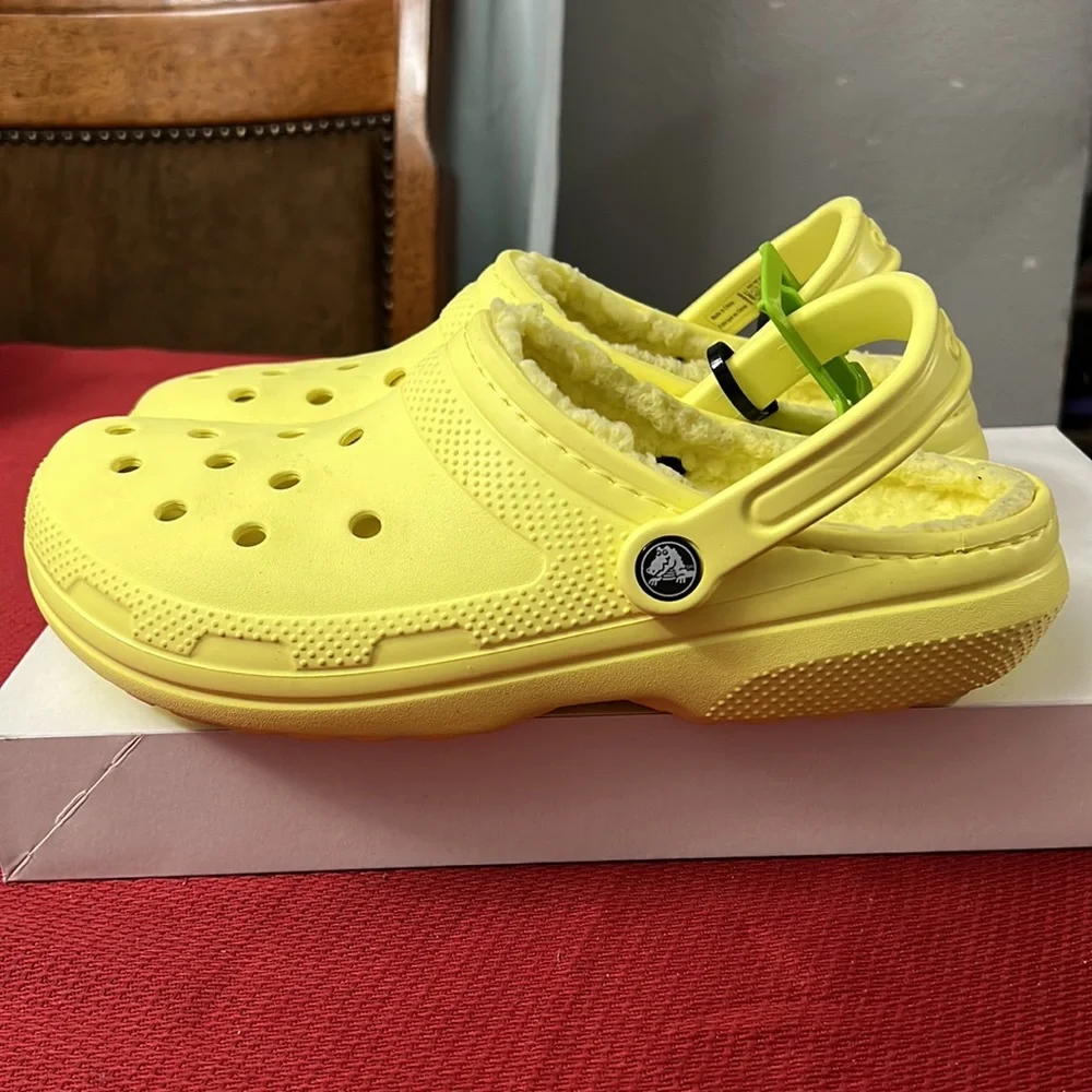 Crocs - Picture 5 of 9